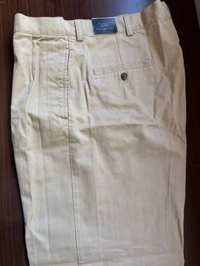 Brooks Brothers Men's Khaki Pleated Chinos